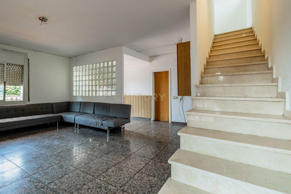 Dom w Sant Iscle de Vallalta, Barcelona, Hiszpania 5 sypialni, 192 mkw. nr 192366
