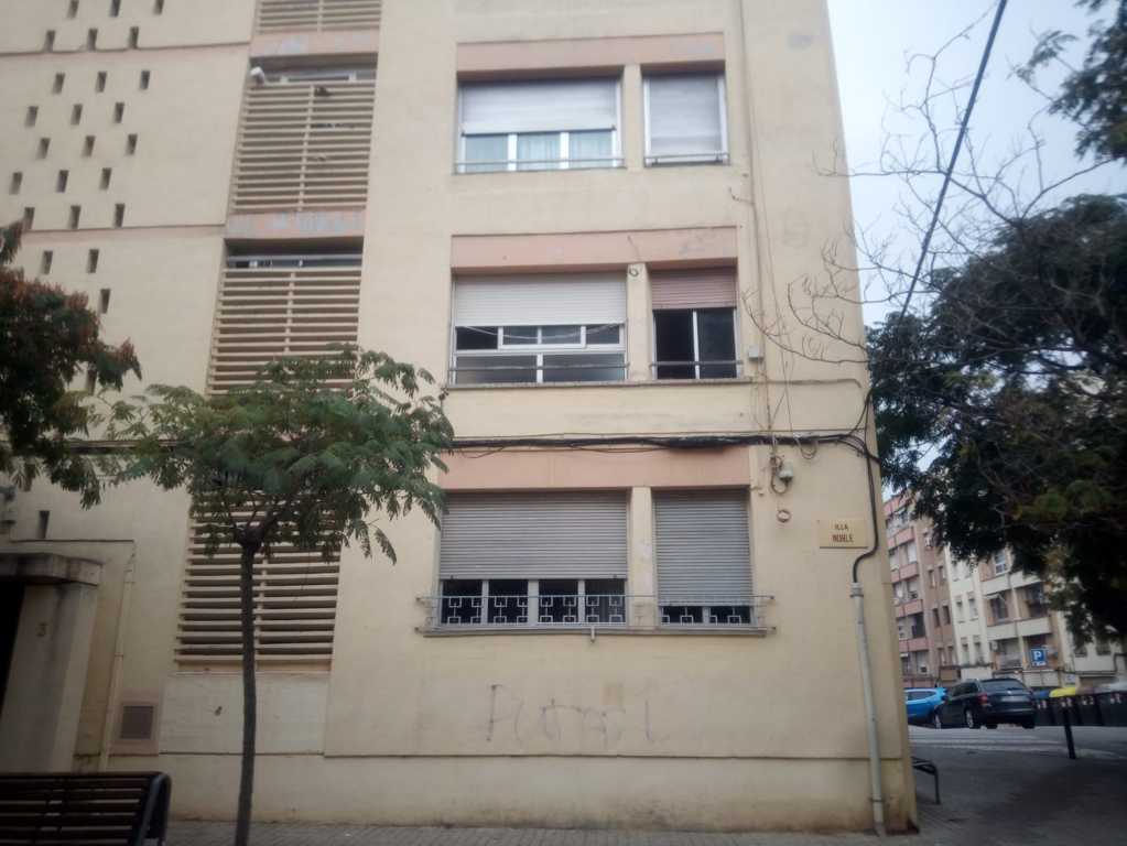 Lägenhet i Sabadell, Barcelona, Spanien 4 sovrum, 75 kvm. Nr. 192363