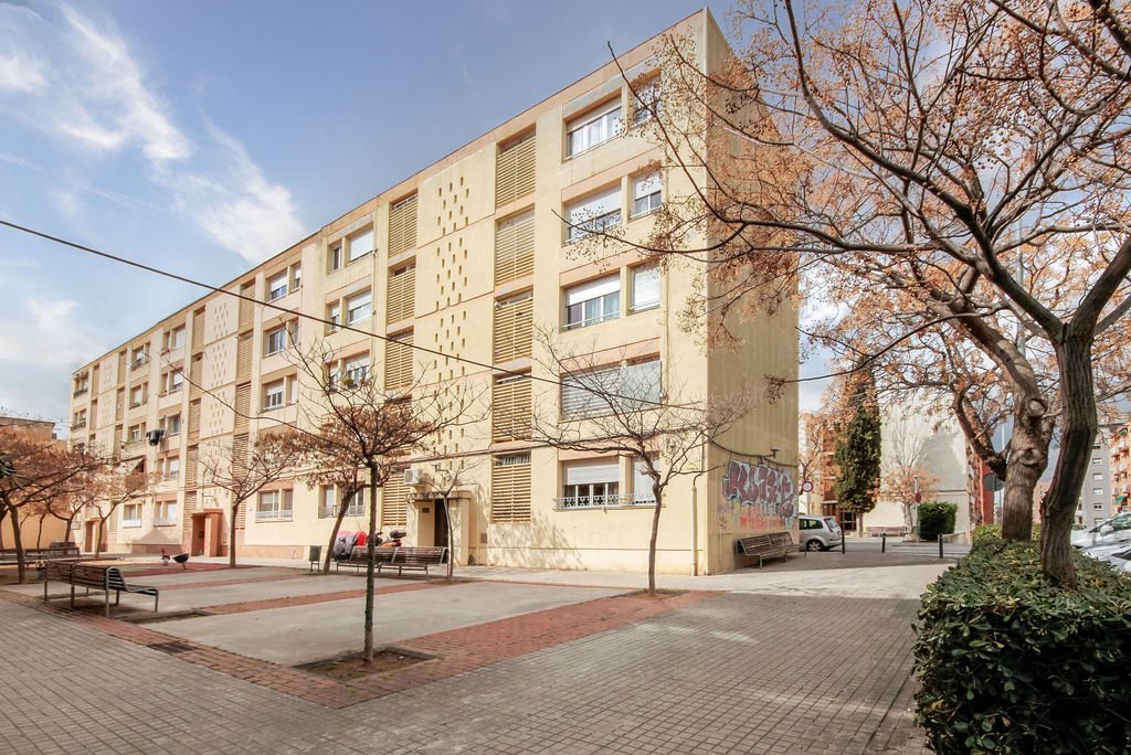 Lägenhet i Sabadell, Barcelona, Spanien 4 sovrum, 75 kvm. Nr. 192363