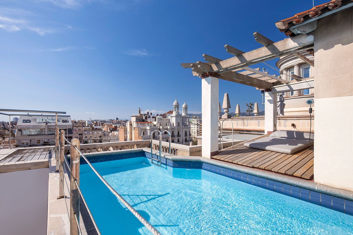 Huoneisto Barcelona, Espanja 5 makuuhuonetta, 385 m2 No. 160746