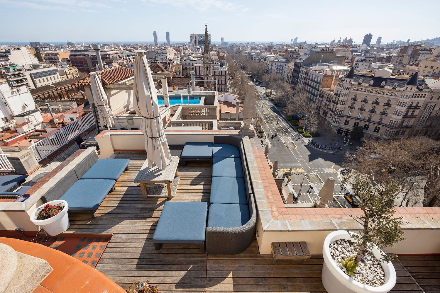 Huoneisto Barcelona, Espanja 5 makuuhuonetta, 385 m2 No. 160746