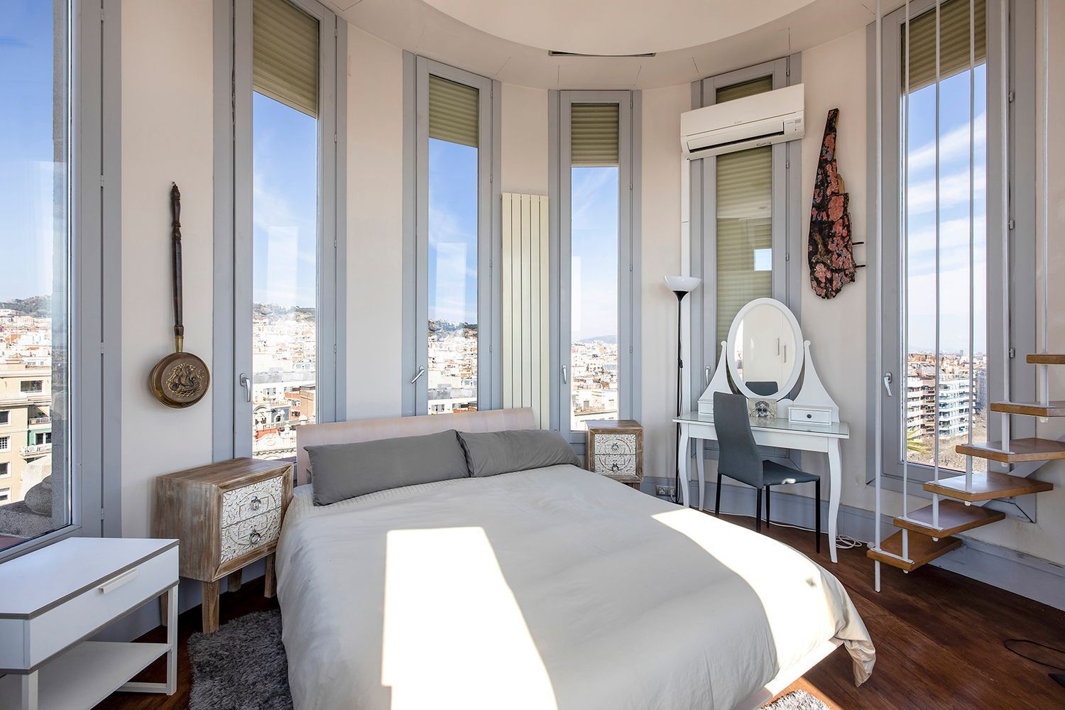 Huoneisto Barcelona, Espanja 5 makuuhuonetta, 385 m2 No. 160746