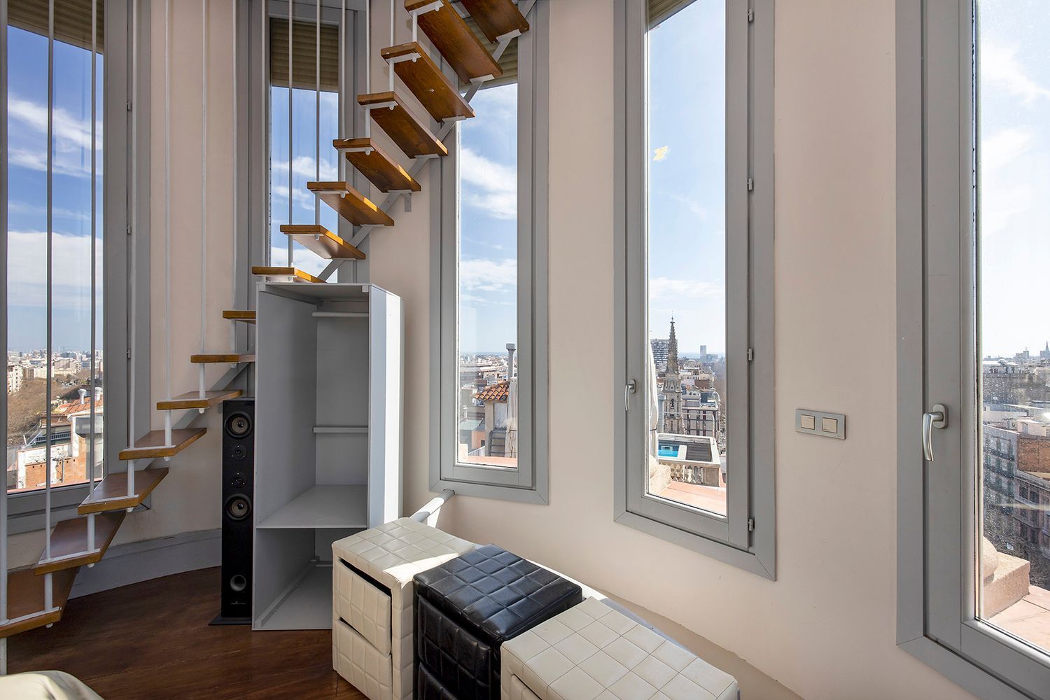Huoneisto Barcelona, Espanja 5 makuuhuonetta, 385 m2 No. 160746