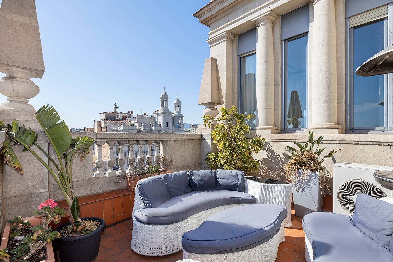 Huoneisto Barcelona, Espanja 5 makuuhuonetta, 385 m2 No. 160746