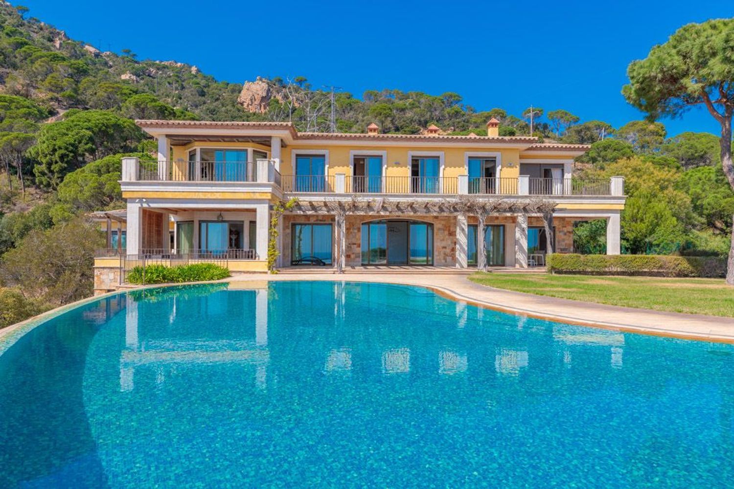 House in Sant Feliu de Guixols, Girona, Spain 11 bedrooms, 1050 sq.m. No. 160748