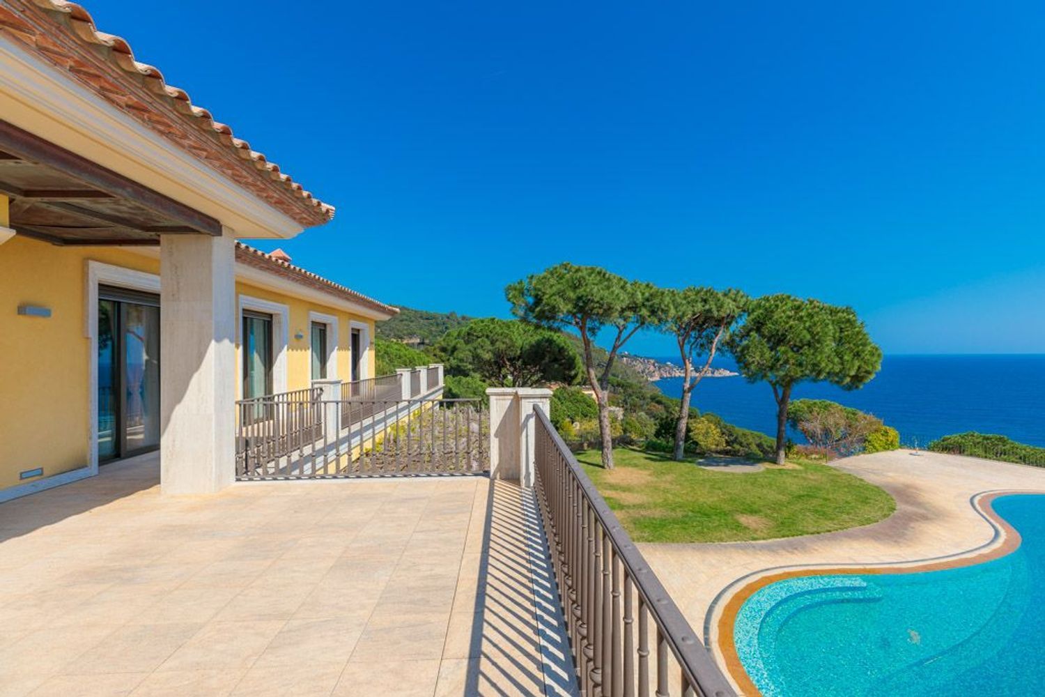 House in Sant Feliu de Guixols, Girona, Spain 11 bedrooms, 1050 sq.m. No. 160748
