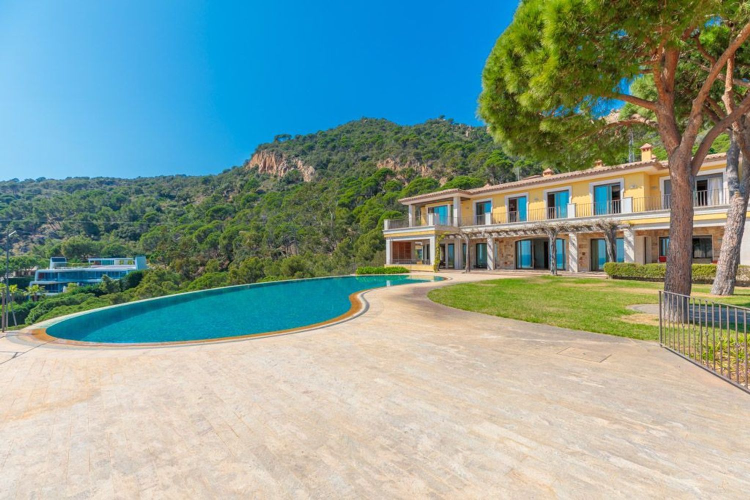 House in Sant Feliu de Guixols, Girona, Spain 11 bedrooms, 1050 sq.m. No. 160748