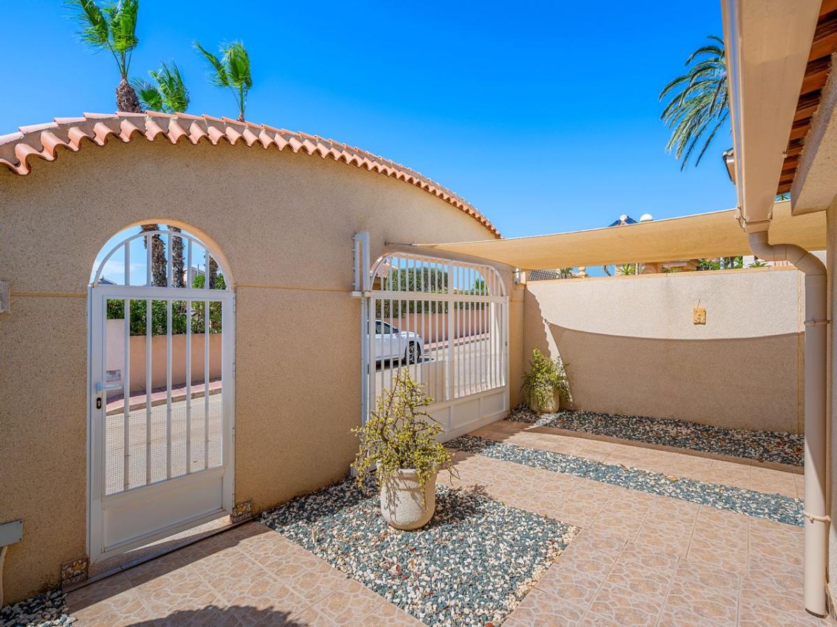 Villa i Benijofar, Alicante, Spanien 5 sovrum, 176 kvm. Nr. 148891
