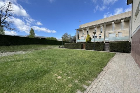 Māja Tona, Barcelona, Spānijā 3 istabas, 189 m2 Nr. 167176
