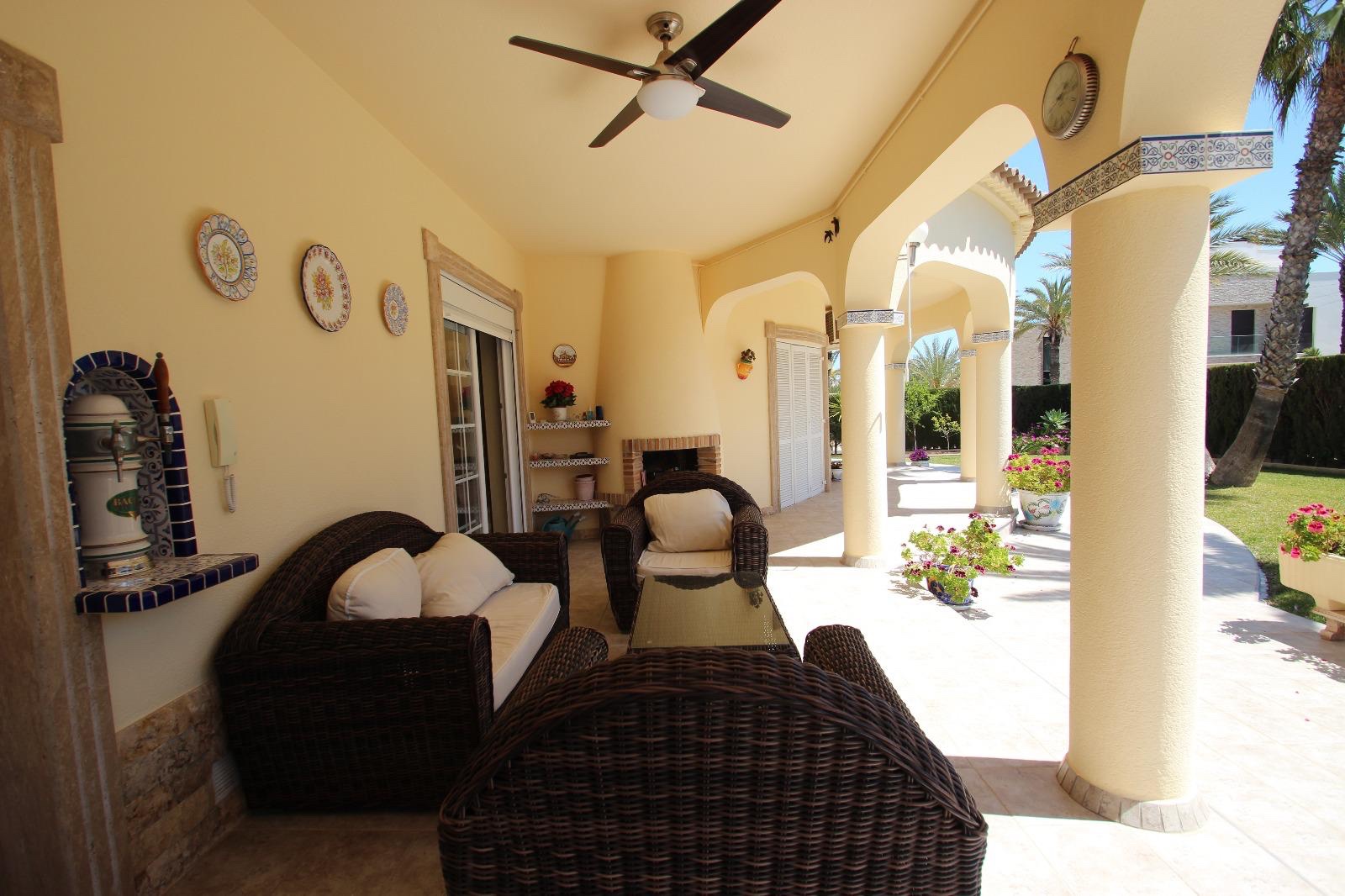 Villa en Punta Prima, Alicante, España 4 dormitorios, 250 m2 No. 135661