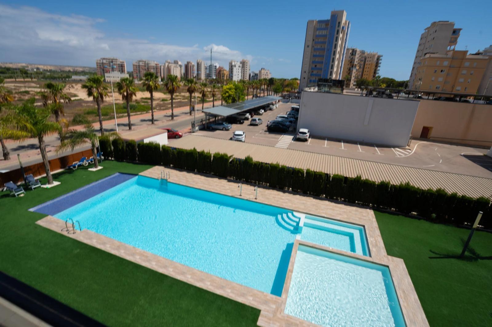 Huoneisto Guardamar del Segura, Alicante, Espanja 2 makuuhuonetta, 73 m2 No. 196650