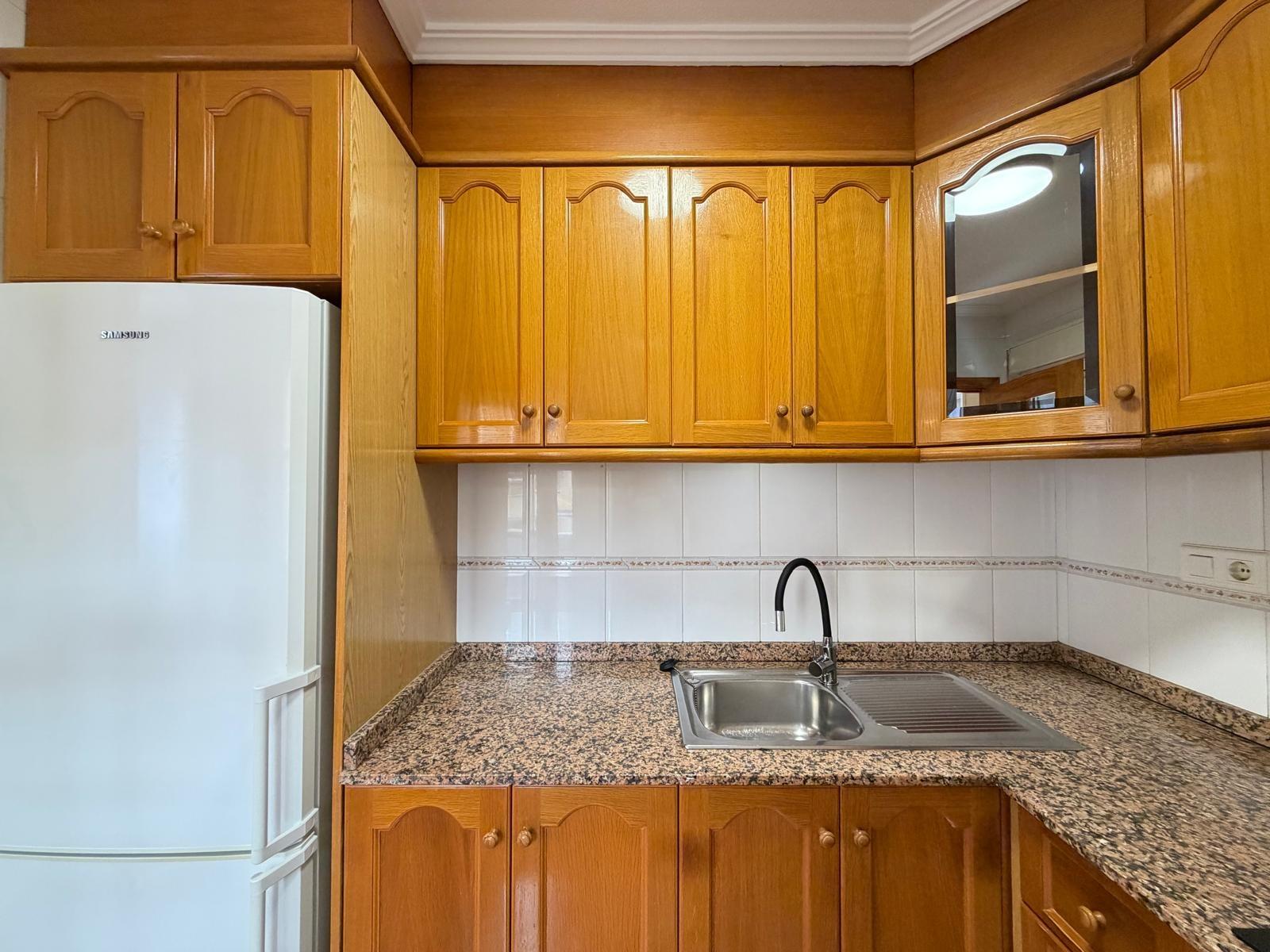 Apartamento en Torrevieja, Alicante, España 2 dormitorios, 69 m2 No. 196649