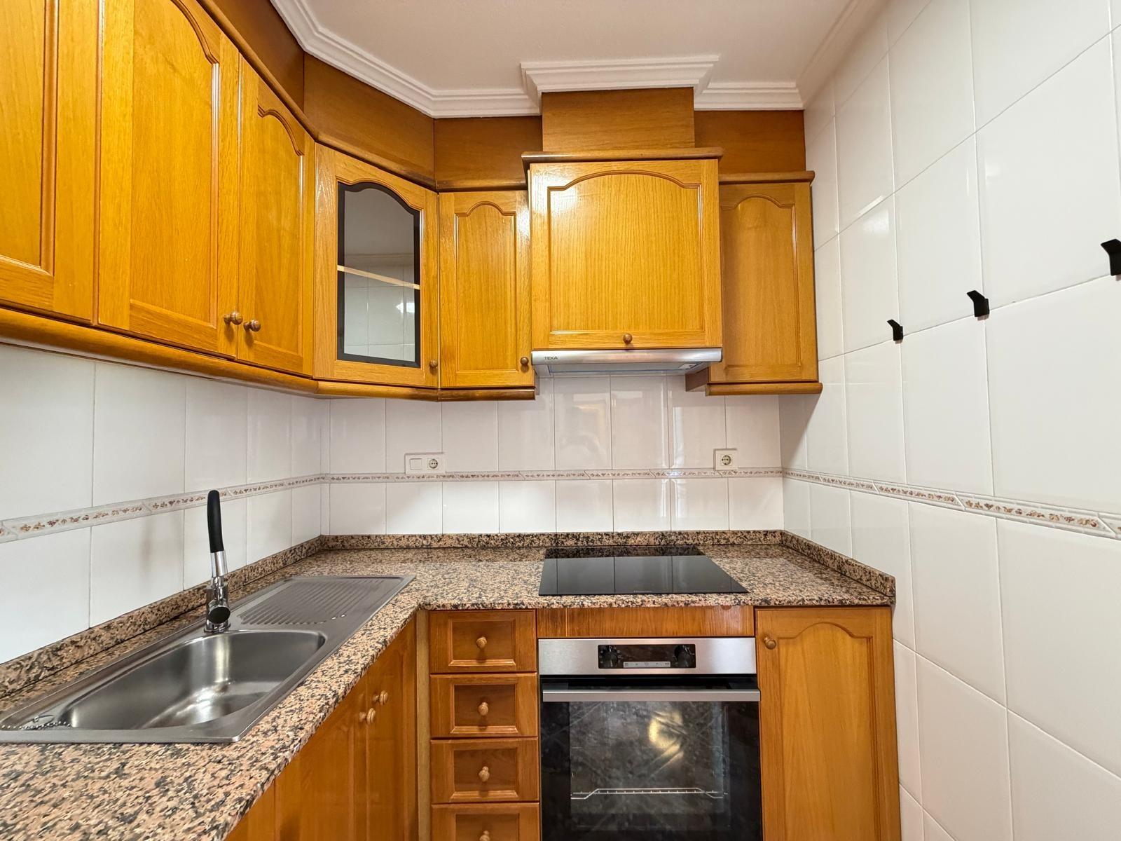 Apartamento en Torrevieja, Alicante, España 2 dormitorios, 69 m2 No. 196649