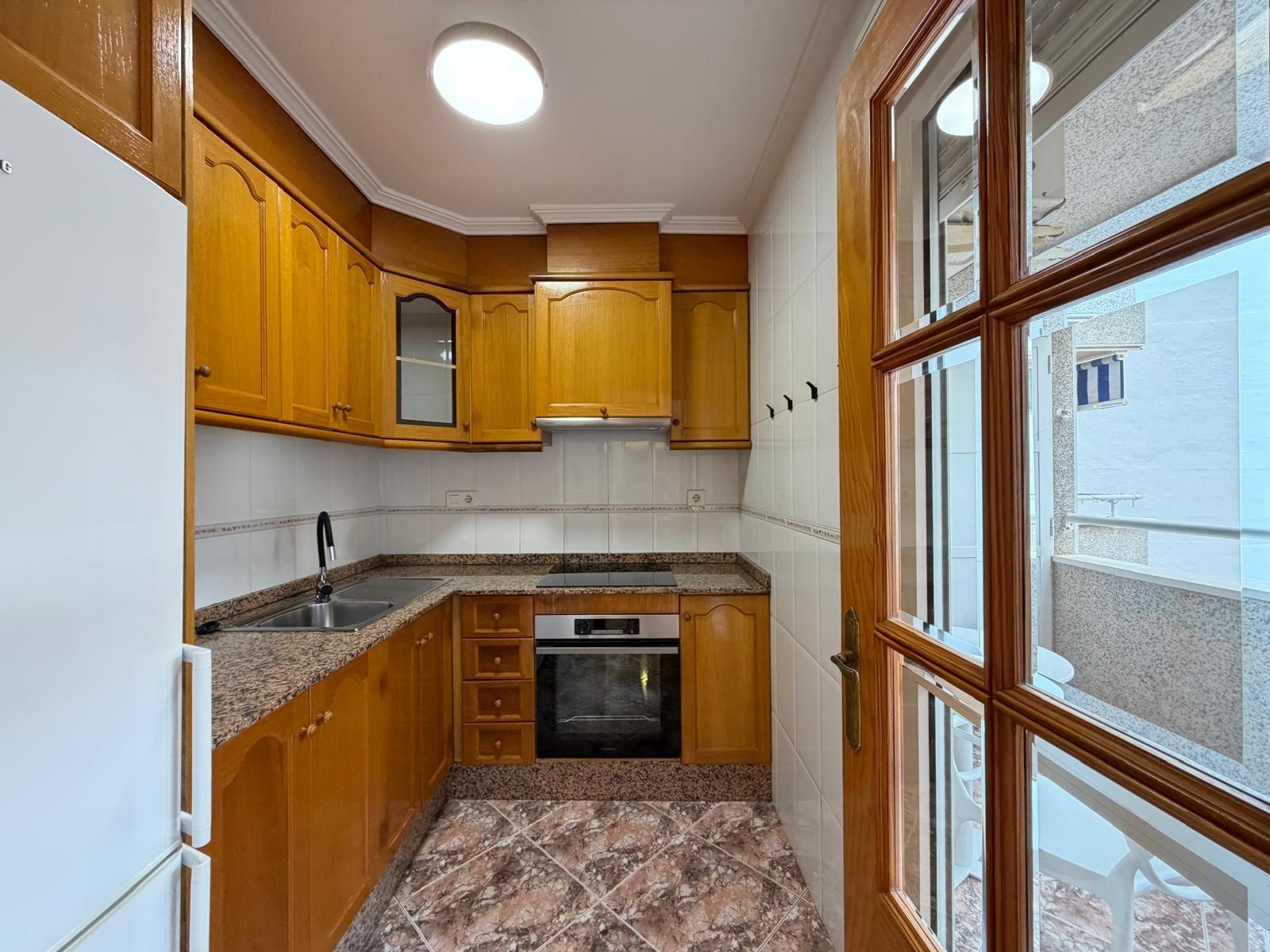 Apartamento en Torrevieja, Alicante, España 2 dormitorios, 69 m2 No. 196649