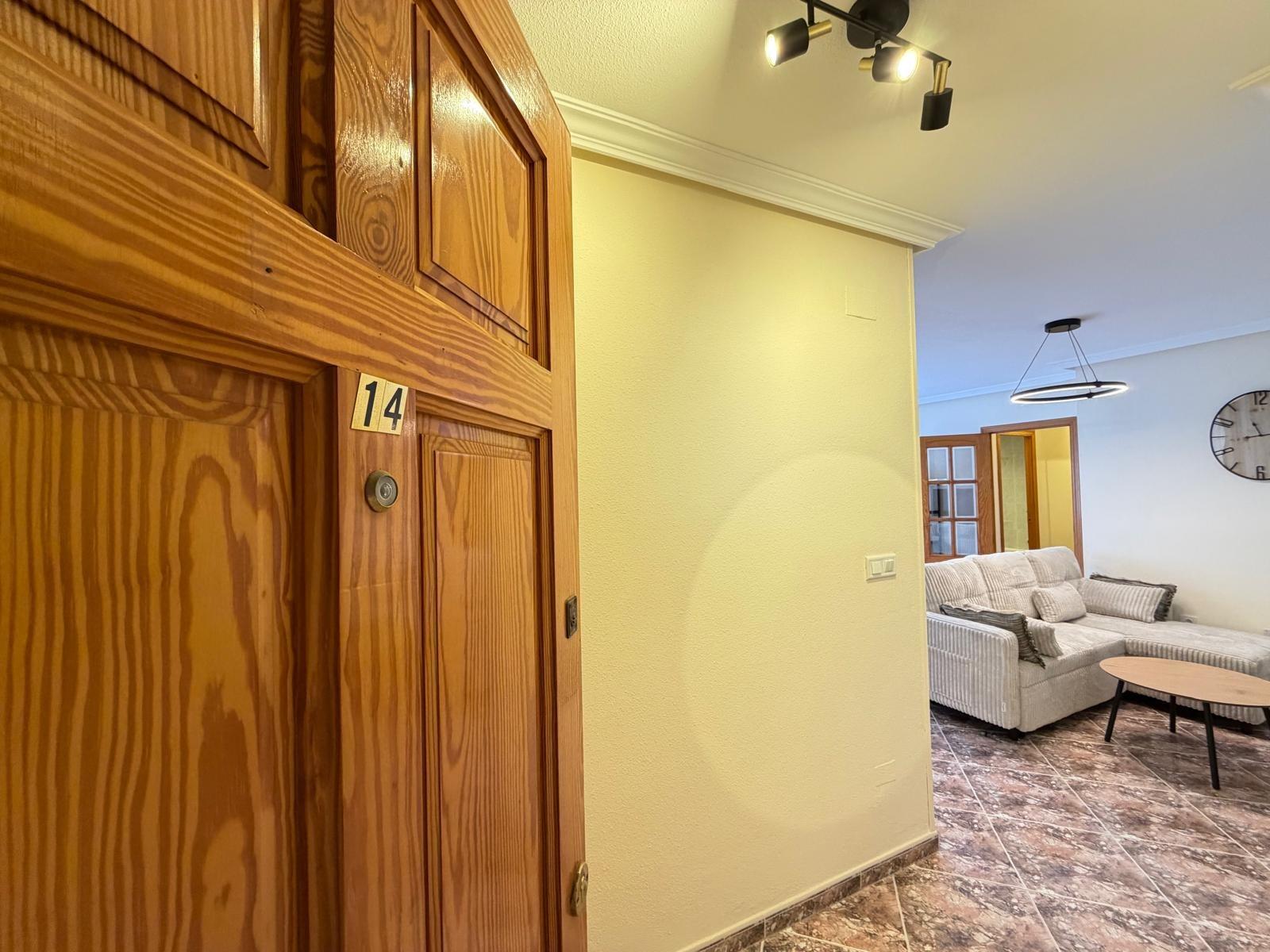 Apartamento en Torrevieja, Alicante, España 2 dormitorios, 69 m2 No. 196649