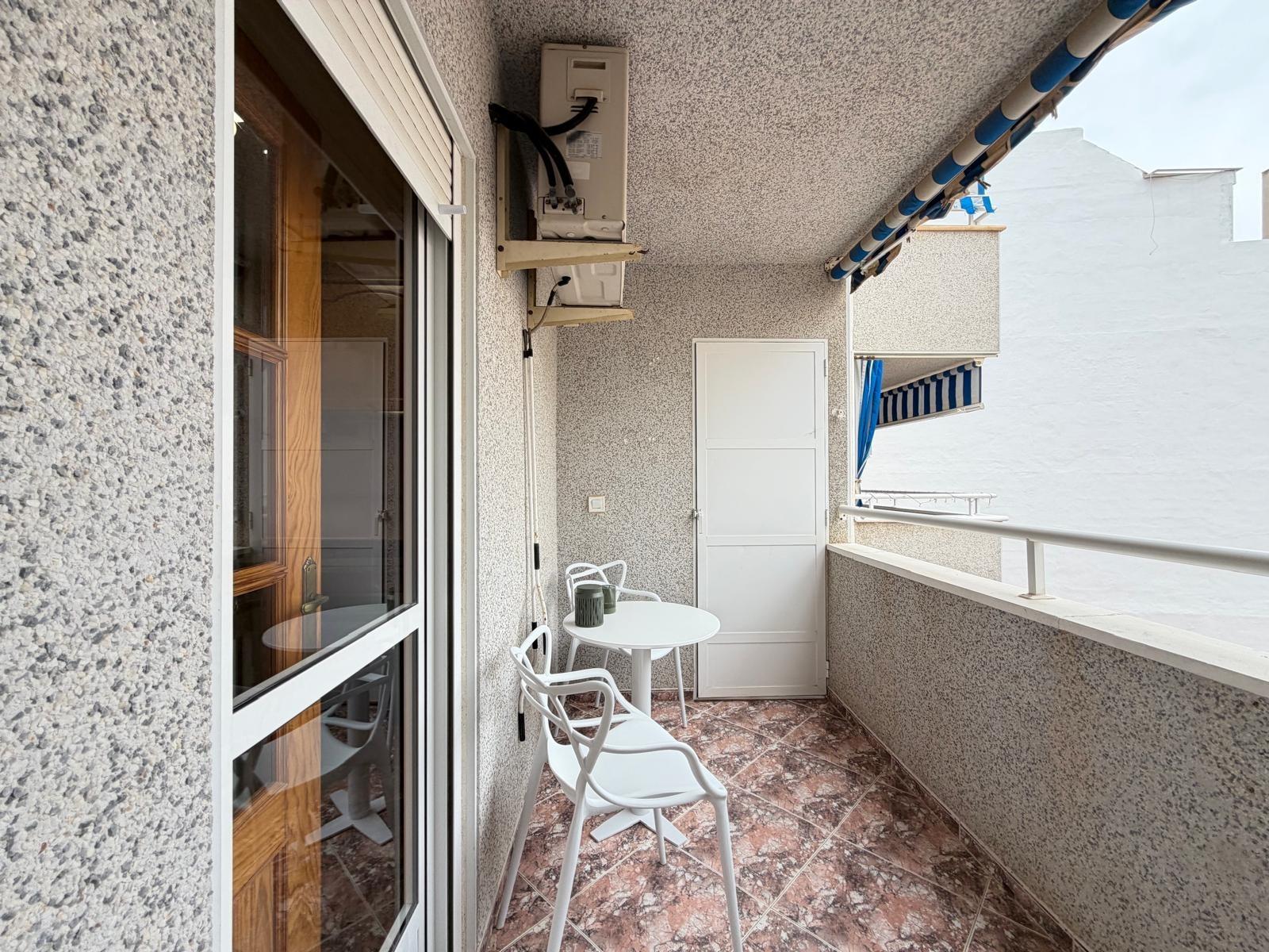 Apartamento en Torrevieja, Alicante, España 2 dormitorios, 69 m2 No. 196649