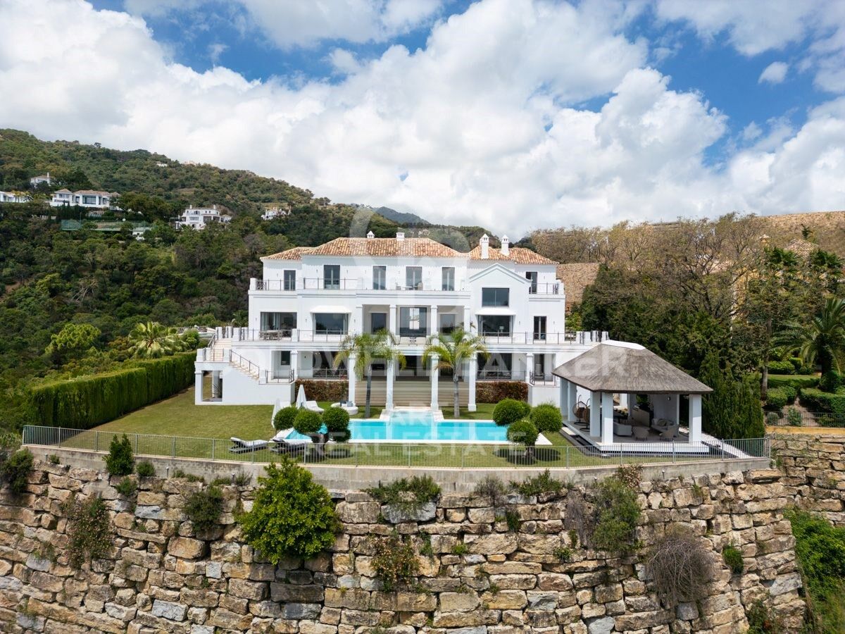 Hus i Benahavis, Malaga, Spanien 5 sovrum, 1372 kvm. Nr. 158486