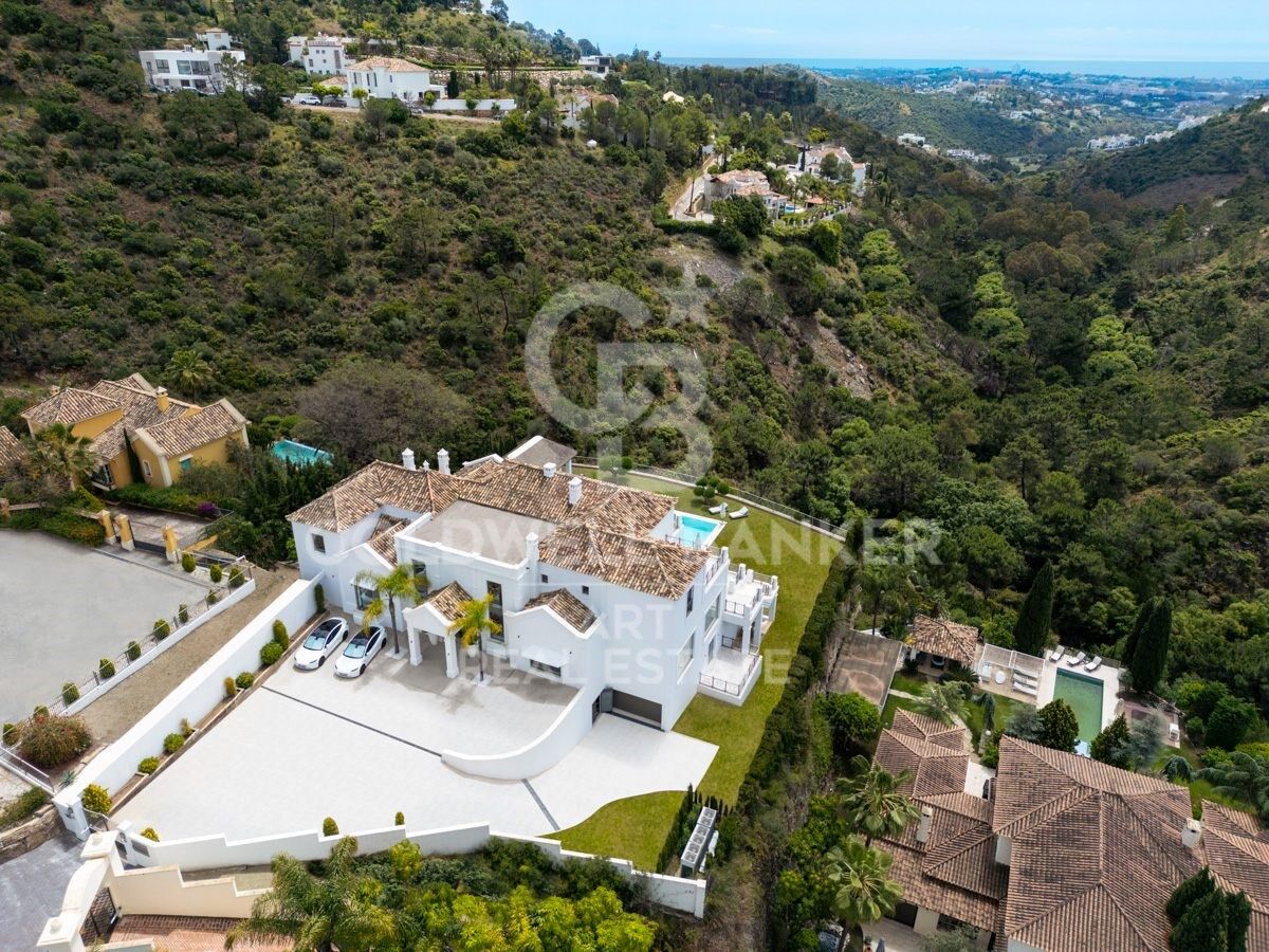 Hus i Benahavis, Malaga, Spanien 5 sovrum, 1372 kvm. Nr. 158486
