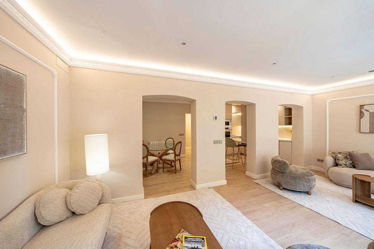 Huoneisto Madrid, Espanja 2 makuuhuonetta, 113 m2 No. 165945