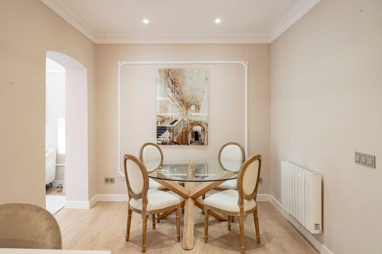 Huoneisto Madrid, Espanja 2 makuuhuonetta, 113 m2 No. 165945