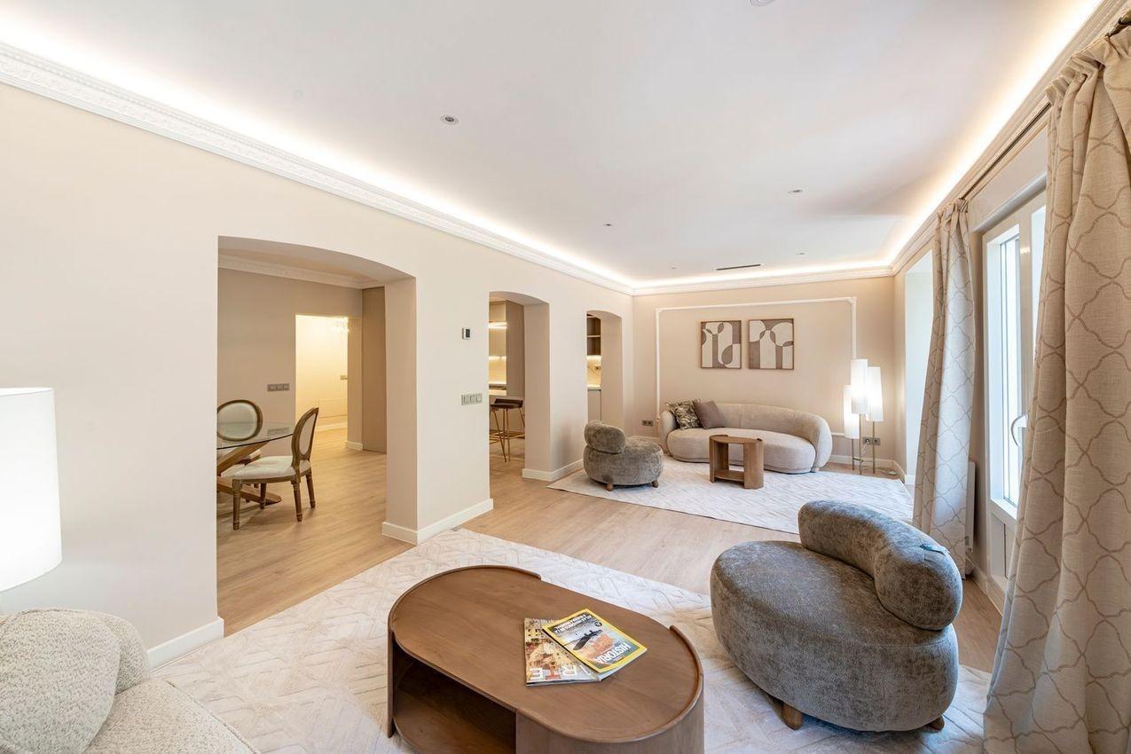 Huoneisto Madrid, Espanja 2 makuuhuonetta, 113 m2 No. 165945
