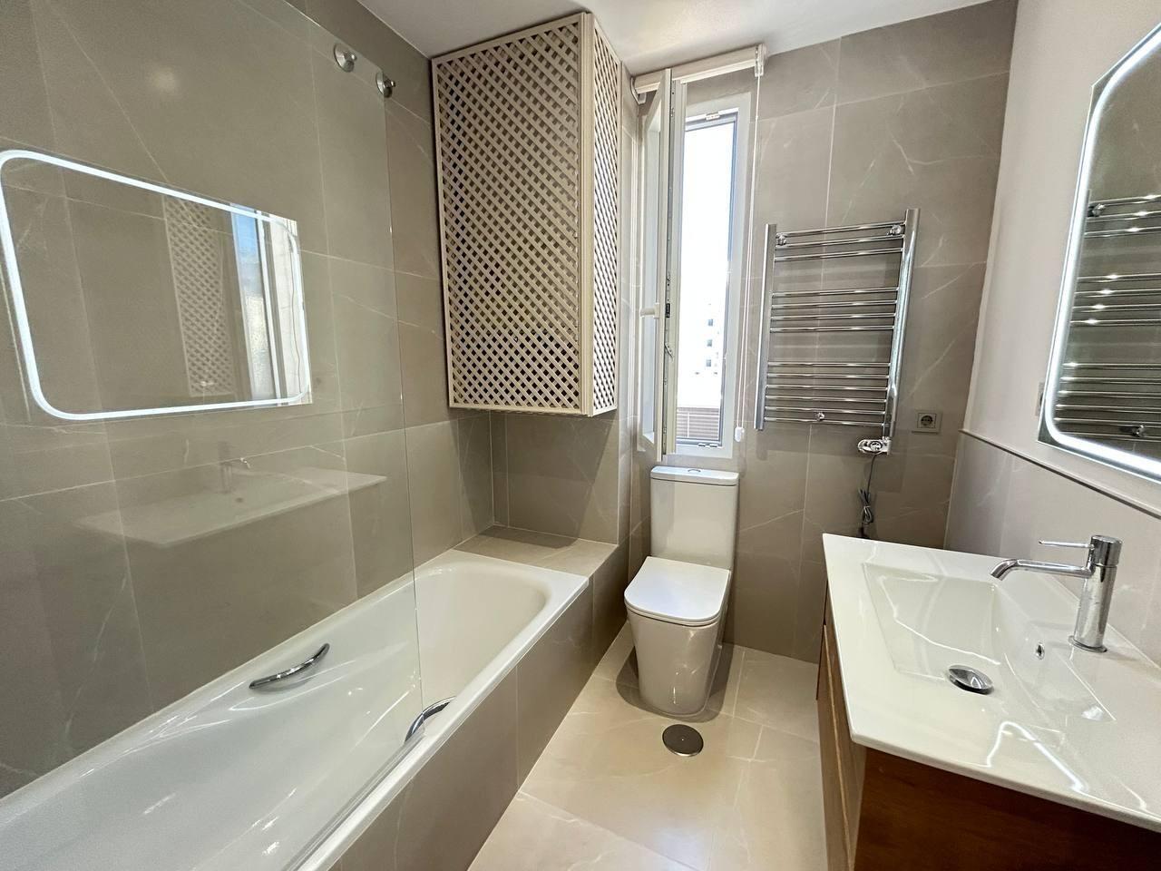 Huoneisto Madrid, Espanja 2 makuuhuonetta, 113 m2 No. 165945