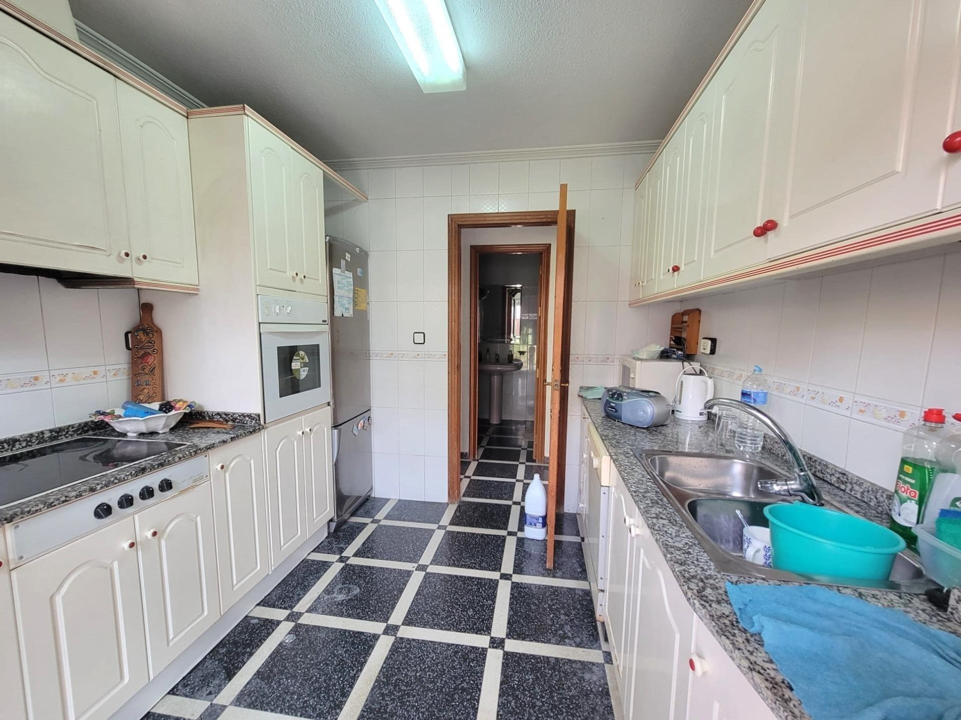 Apartamento en Torrevieja, Alicante, España 1 dormitorio, 128 m2 No. 165946