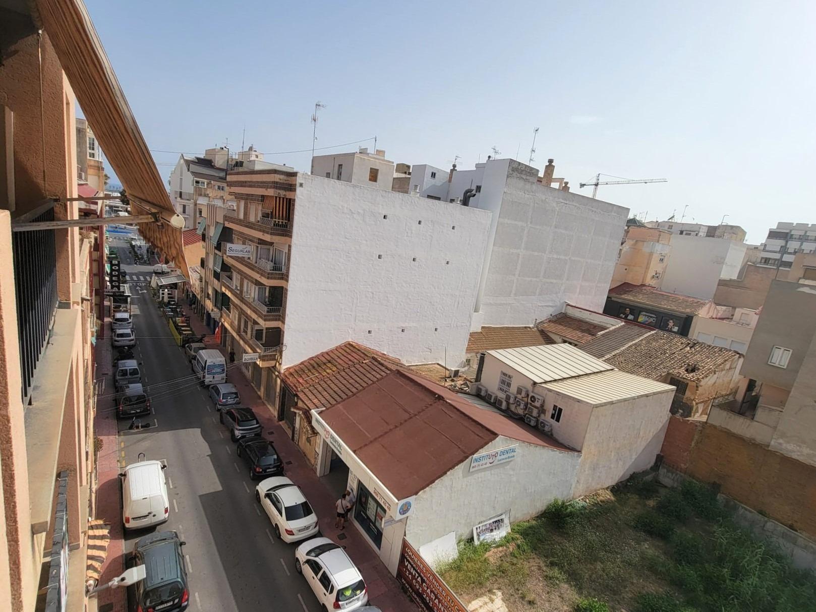 Apartamento en Torrevieja, Alicante, España 1 dormitorio, 128 m2 No. 165946