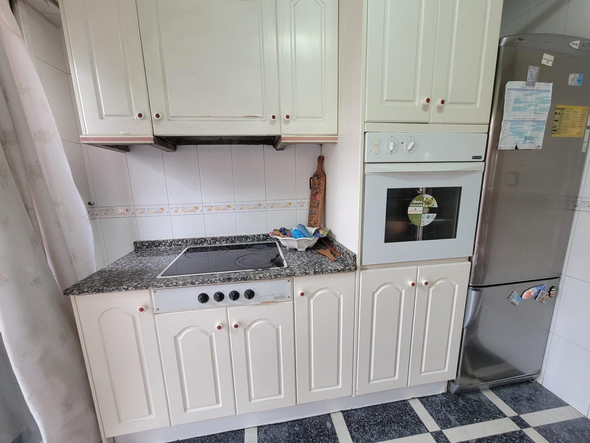 Apartamento en Torrevieja, Alicante, España 1 dormitorio, 128 m2 No. 165946