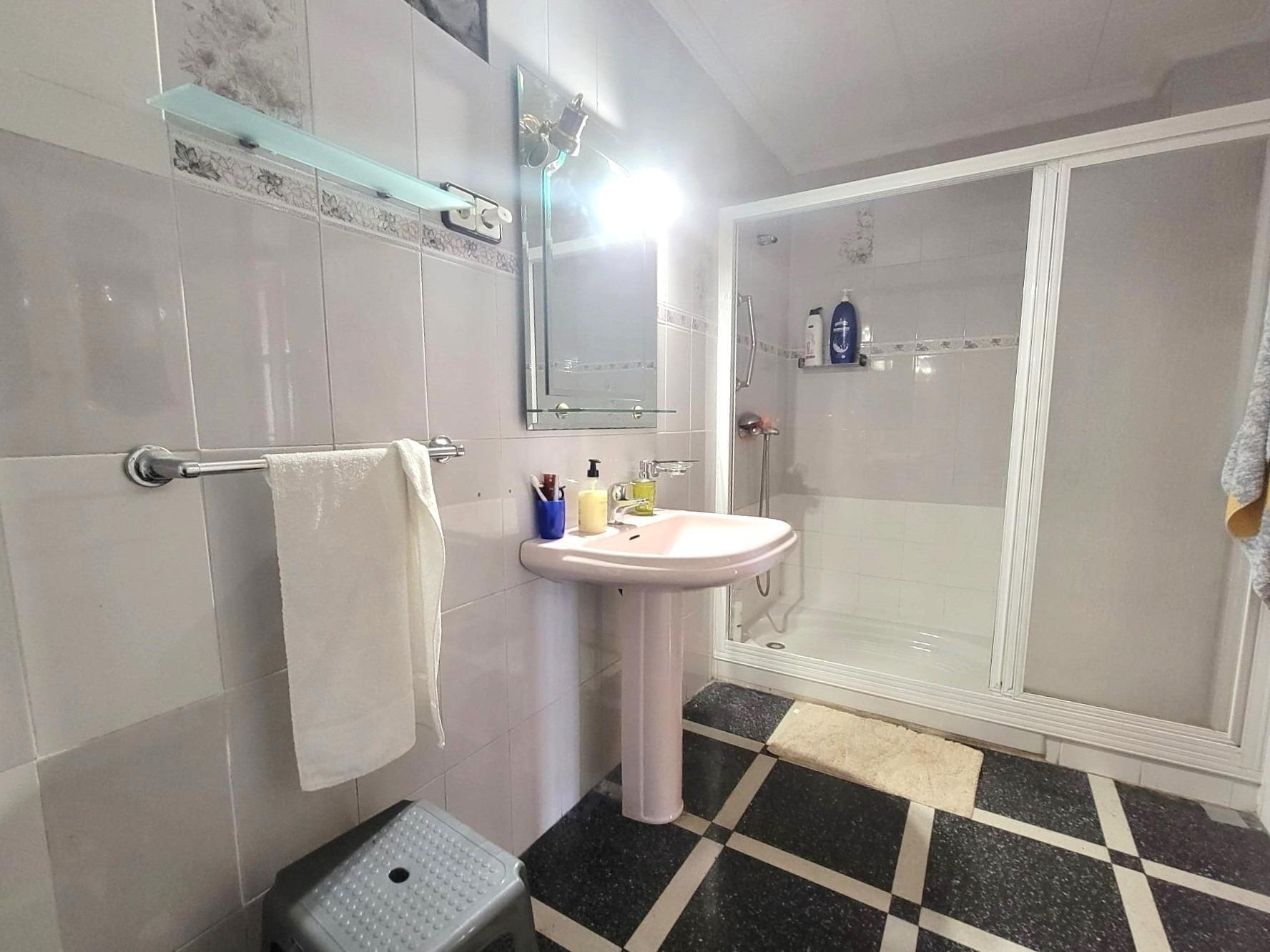 Apartamento en Torrevieja, Alicante, España 1 dormitorio, 128 m2 No. 165946