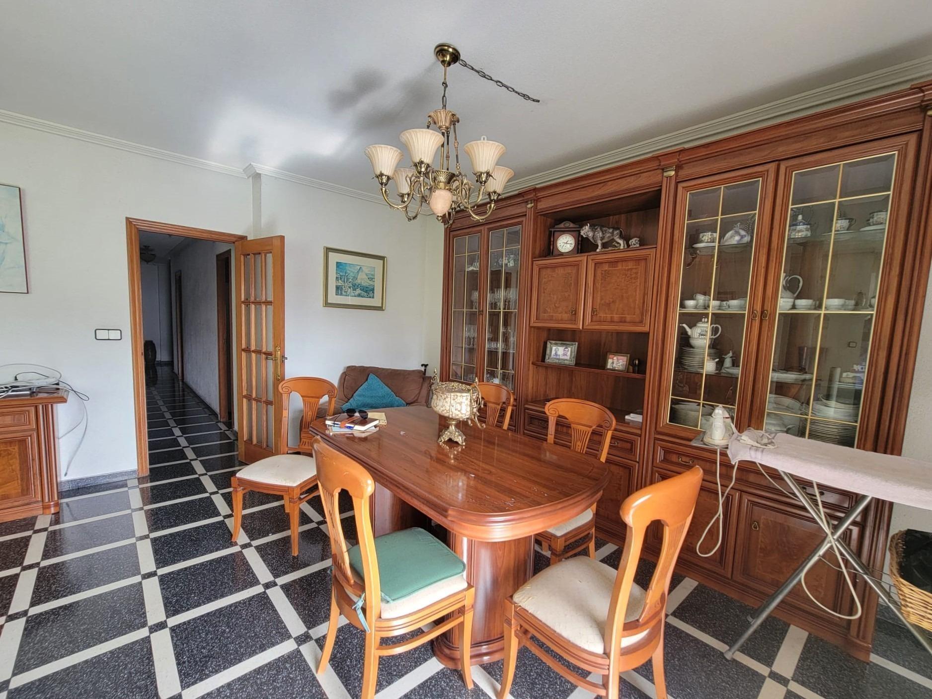 Apartamento en Torrevieja, Alicante, España 1 dormitorio, 128 m2 No. 165946
