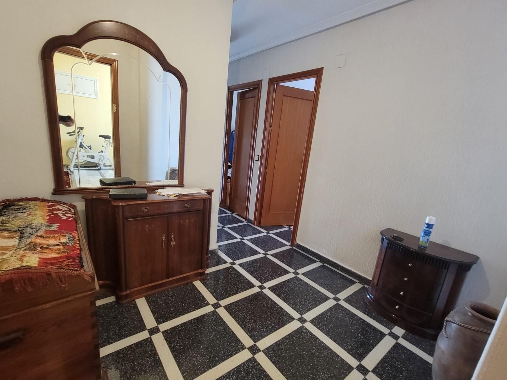 Apartamento en Torrevieja, Alicante, España 1 dormitorio, 128 m2 No. 165946
