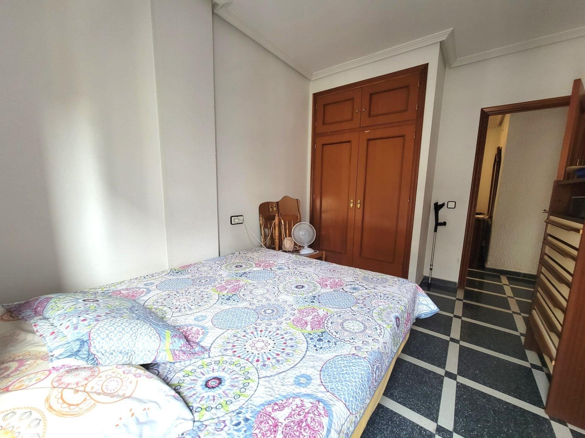 Apartamento en Torrevieja, Alicante, España 1 dormitorio, 128 m2 No. 165946