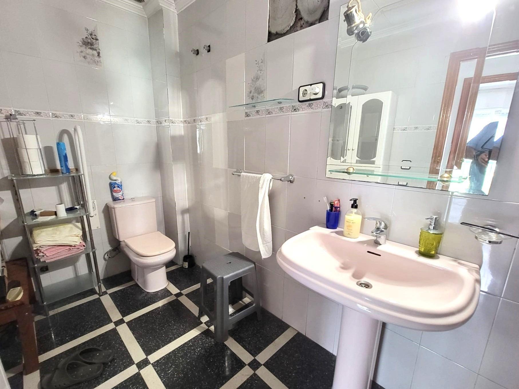 Apartamento en Torrevieja, Alicante, España 1 dormitorio, 128 m2 No. 165946
