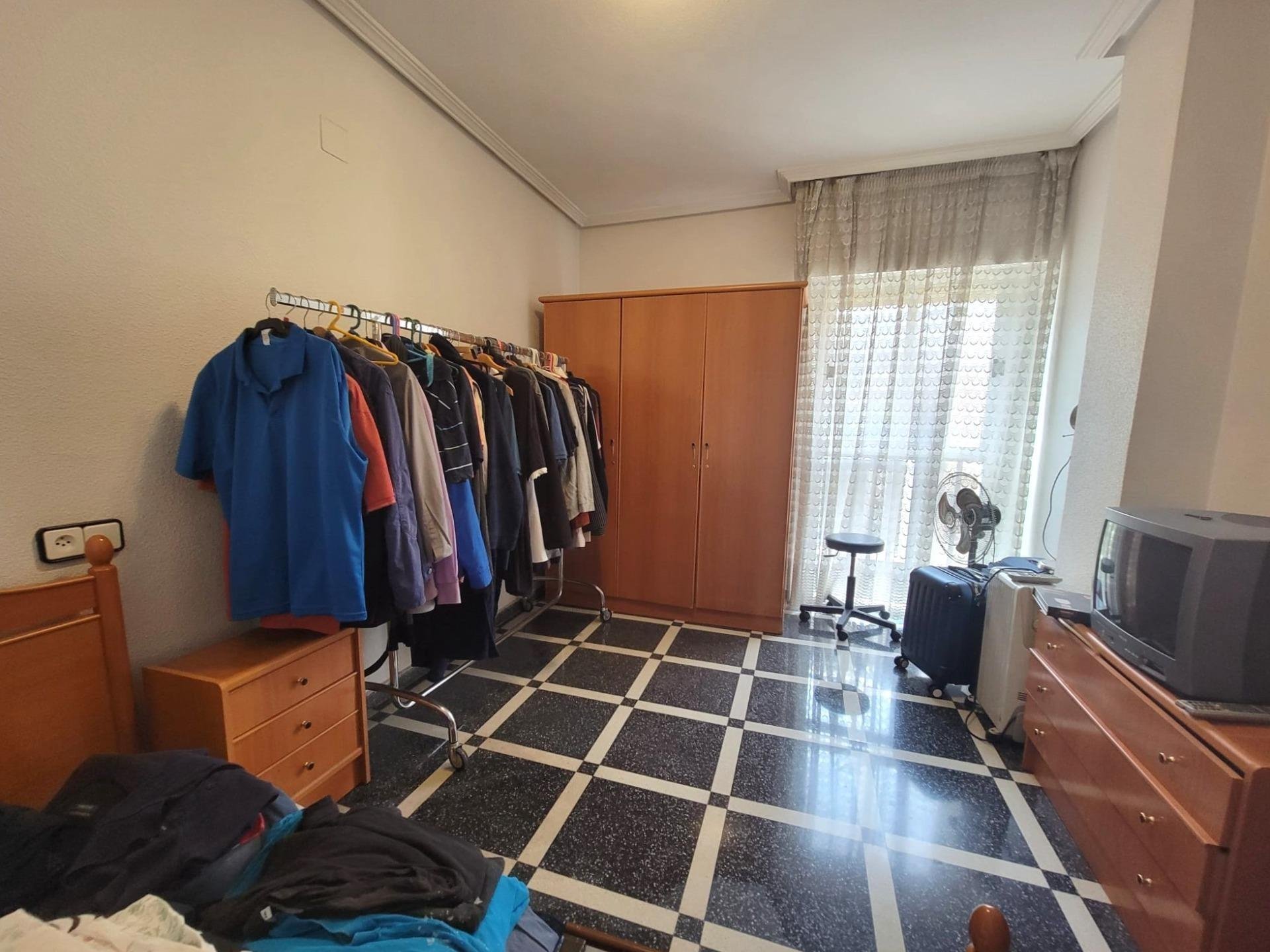 Apartamento en Torrevieja, Alicante, España 1 dormitorio, 128 m2 No. 165946