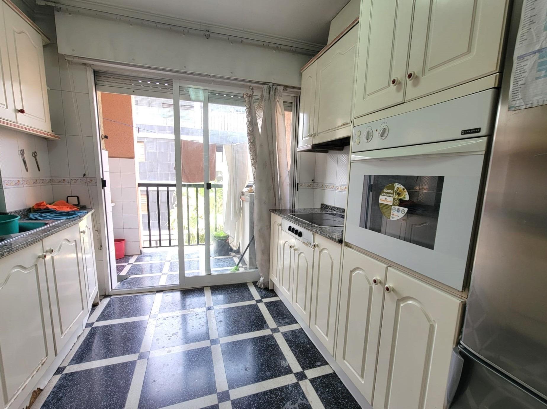 Apartamento en Torrevieja, Alicante, España 1 dormitorio, 128 m2 No. 165946