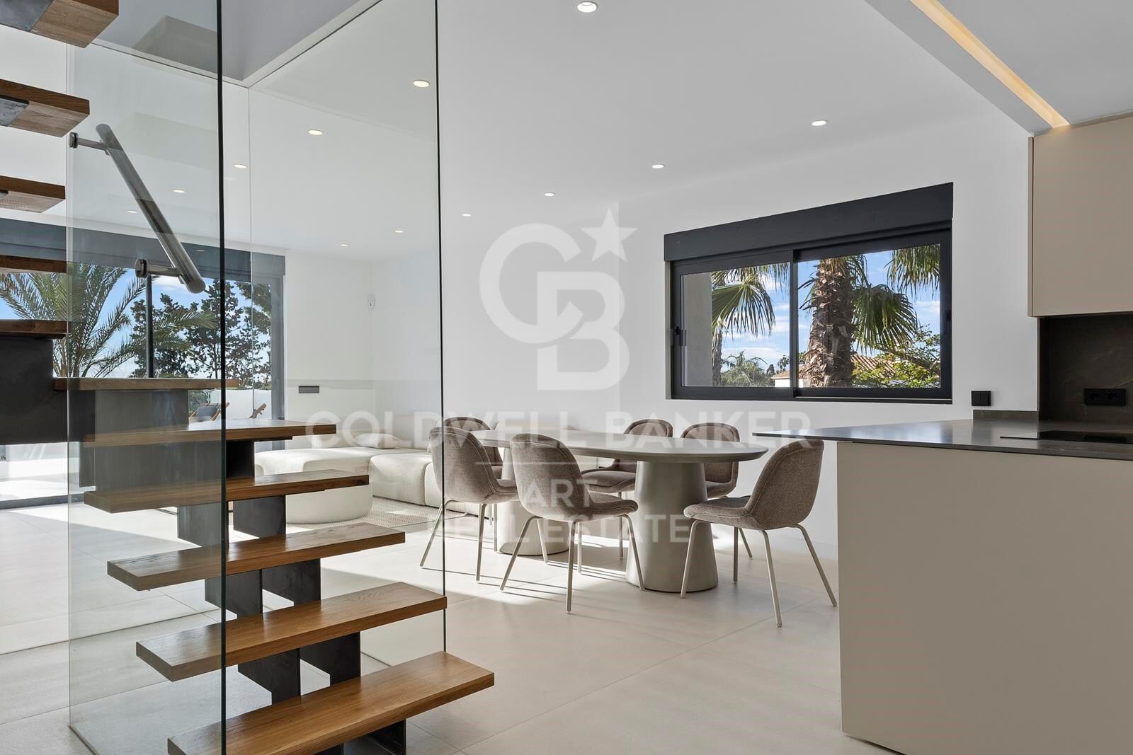 Māja Estepona, Malaga, Spānijā 4 istabas, 281 m2 Nr. 159269
