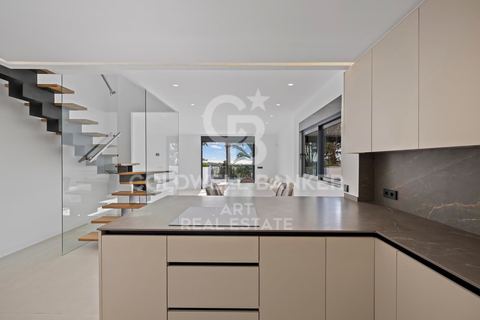 Māja Estepona, Malaga, Spānijā 4 istabas, 281 m2 Nr. 159269
