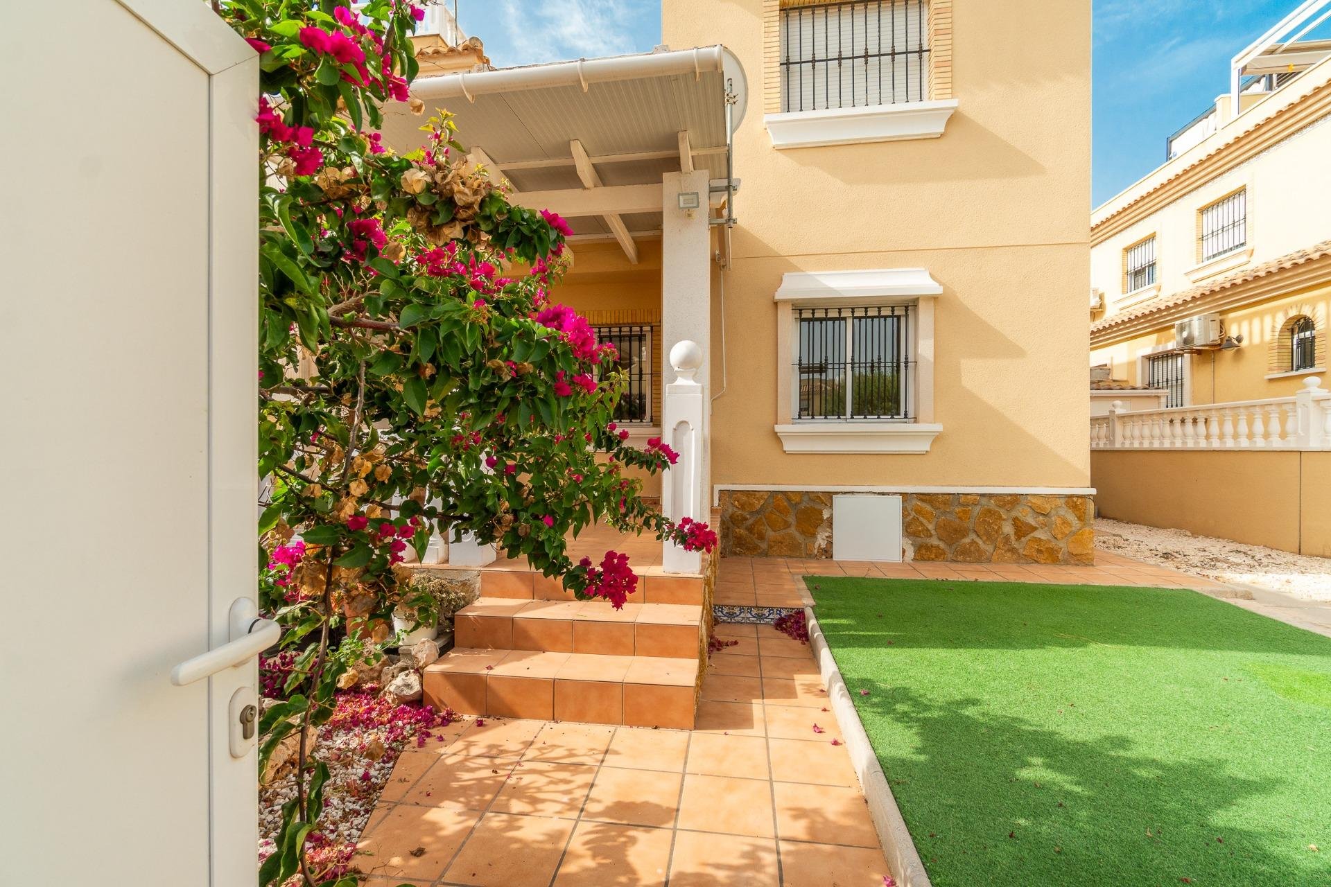 Huoneisto Los Dolses, Alicante, Espanja 2 makuuhuonetta, 58 m2 No. 195419