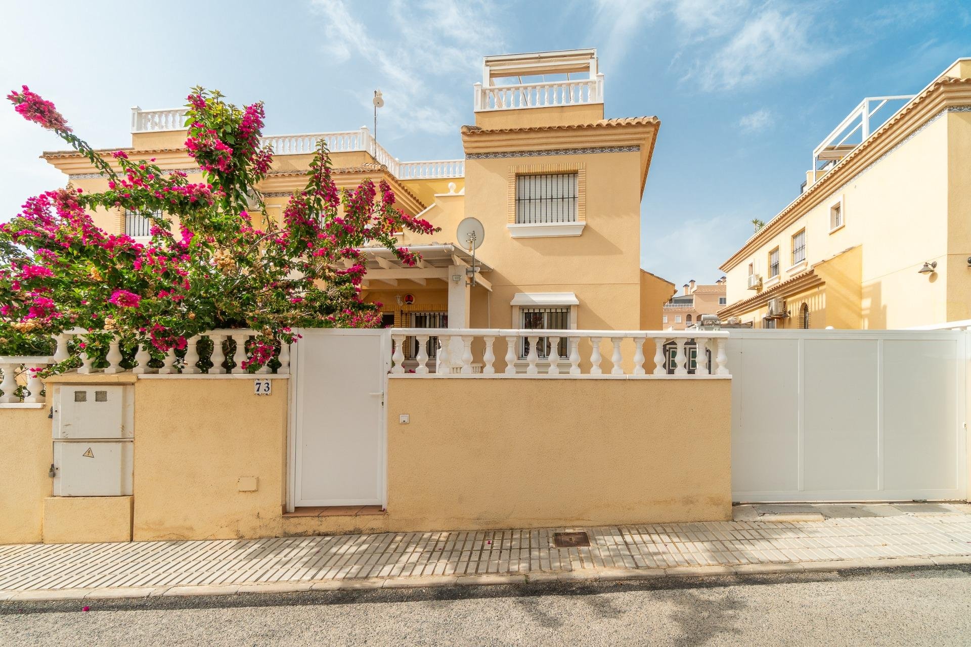 Huoneisto Los Dolses, Alicante, Espanja 2 makuuhuonetta, 58 m2 No. 195419
