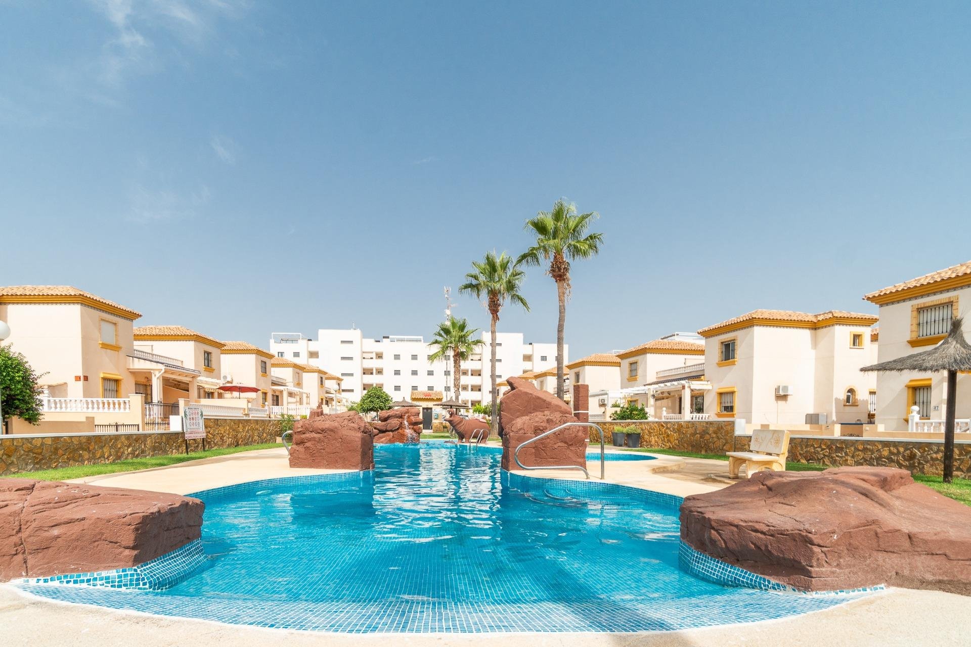 Huoneisto Los Dolses, Alicante, Espanja 2 makuuhuonetta, 58 m2 No. 195419