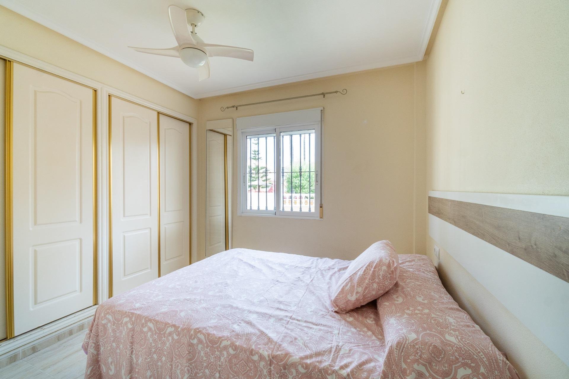 Huoneisto Los Dolses, Alicante, Espanja 2 makuuhuonetta, 58 m2 No. 195419