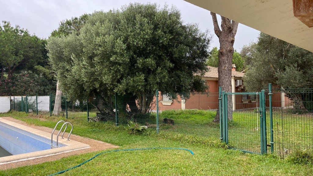 Villa in Chiclana de la Frontera, Cadiz, Spanien 4 Schlafzimmer, 262 m2 Nr. 107684