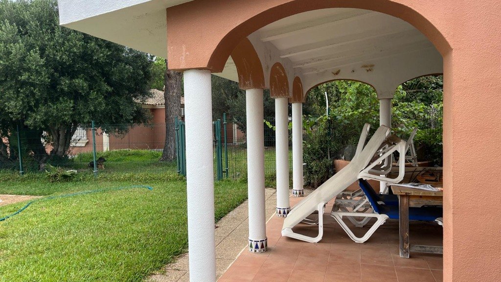 Villa in Chiclana de la Frontera, Cadiz, Spanien 4 Schlafzimmer, 262 m2 Nr. 107684