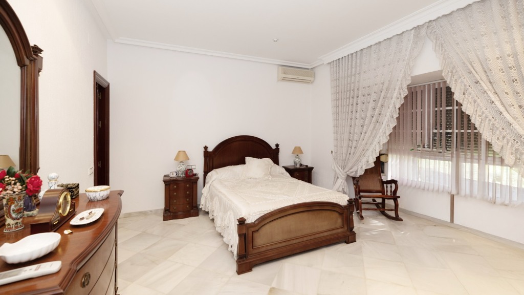 Villa in Chiclana de la Frontera, Cadiz, Spanien 4 Schlafzimmer, 262 m2 Nr. 107684