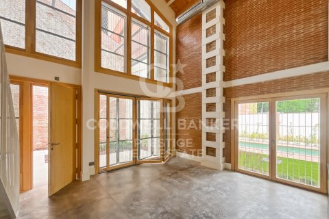 Dvīņu māja Barcelona, Spānijā 1 istaba, 109 m2 Nr. 159884