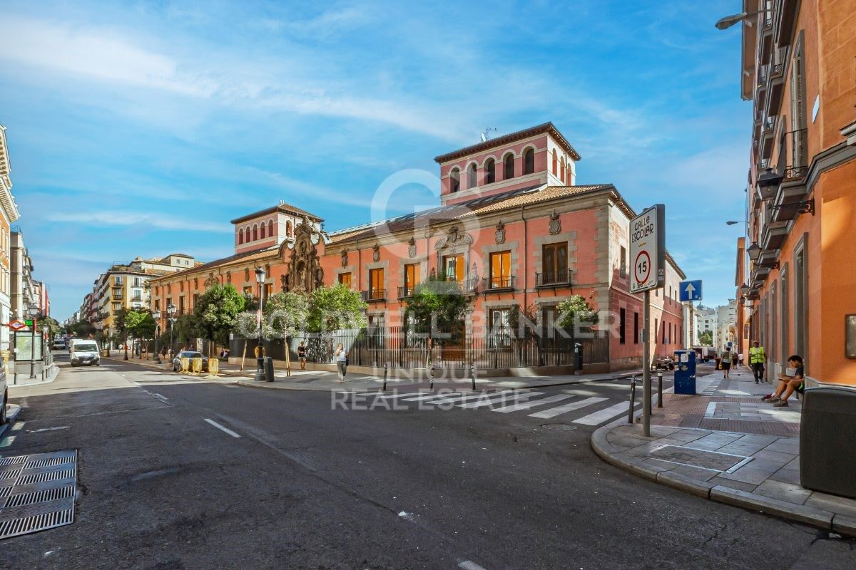 Dzīvoklis Madrid, Spānijā 2 istabas, 130 m2 Nr. 159882