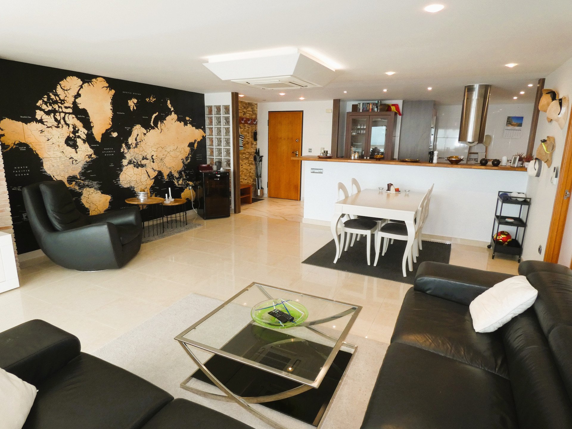 Apartamento en Torrevieja, Alicante, España 3 dormitorios, 110 m2 No. 189226