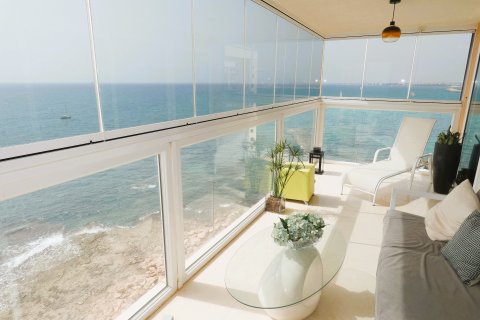 Apartment in Torrevieja, Alicante, Spain 3 bedrooms, 110 sq.m. No. 189226