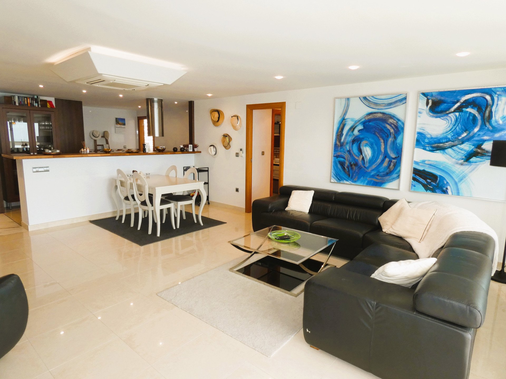 Apartamento en Torrevieja, Alicante, España 3 dormitorios, 110 m2 No. 189226